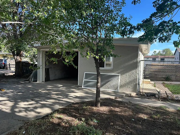 819 E Hills Rd — Photo 8