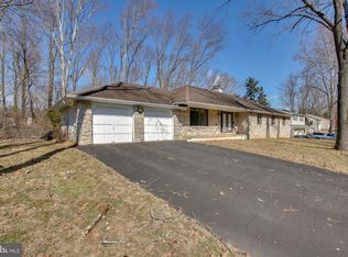 490 Steamboat Dr, Southampton, PA