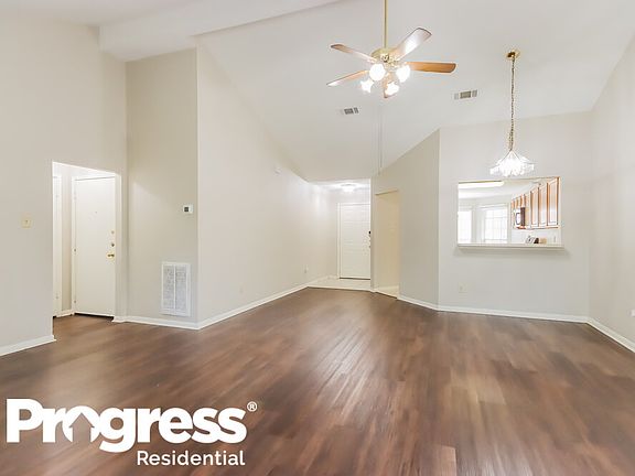 3rd image of 2614 Sherwood Hollow Ln