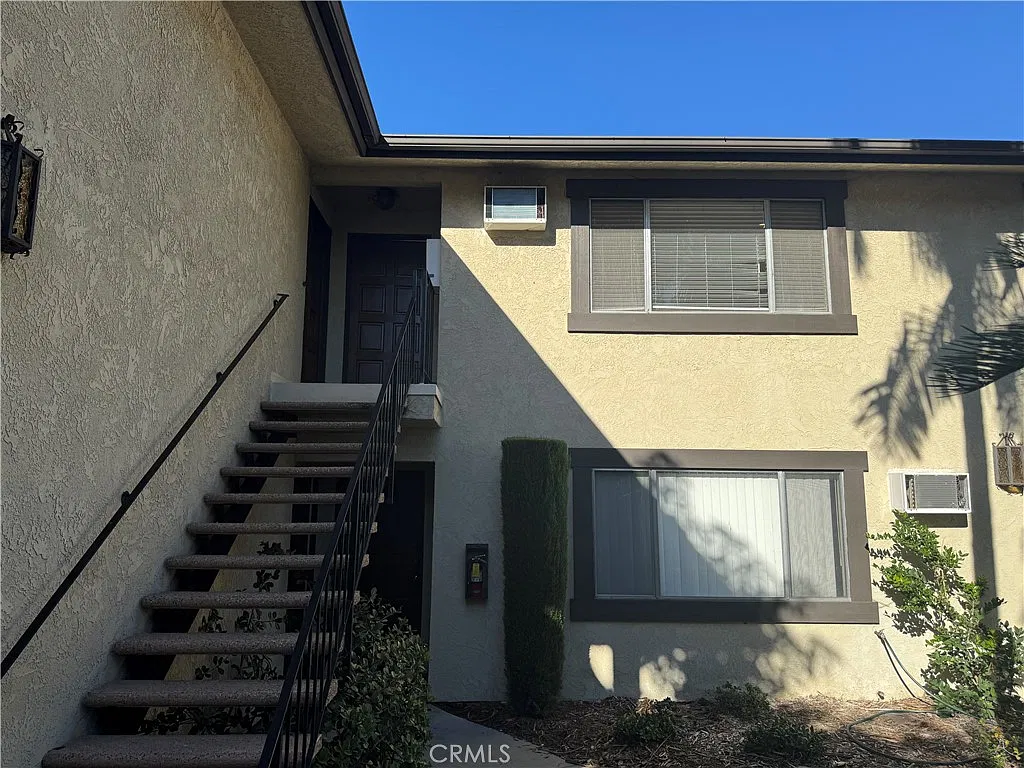 1 bed, 600 sqft, $2,300 — Photo 3