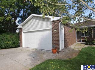 2100 Southwood Pl, Lincoln, NE 68512
