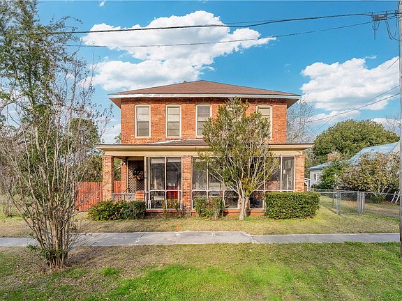 2nd image of 212 Butler St