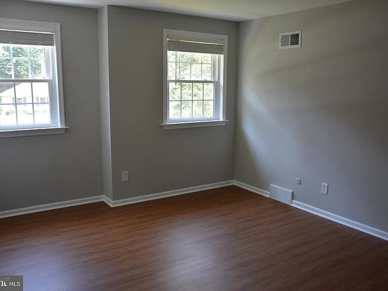 711 Brainerd Rd — Photo 20