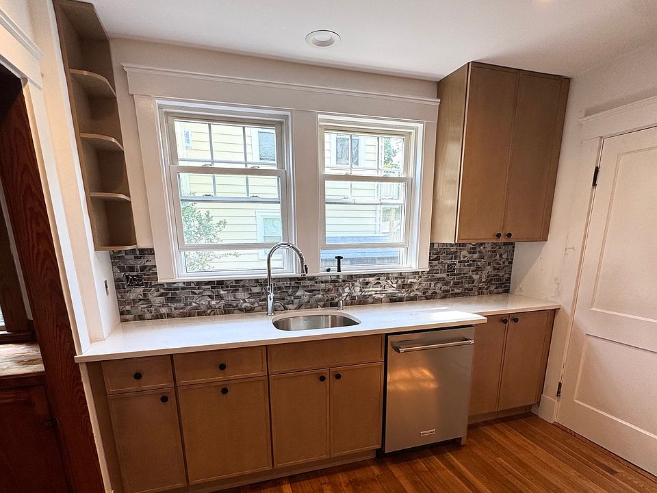 Kitchen with dishwasher