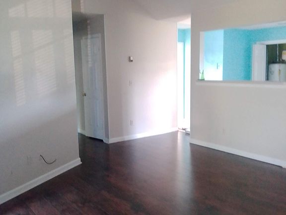 2nd image of 802 Southwoods Dr