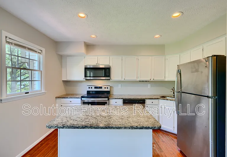 3419 Clairborne Way — Photo 10