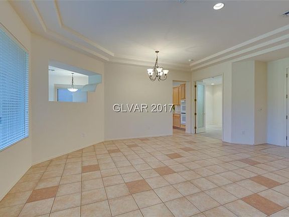 4th image of 563 Mountain Links Dr