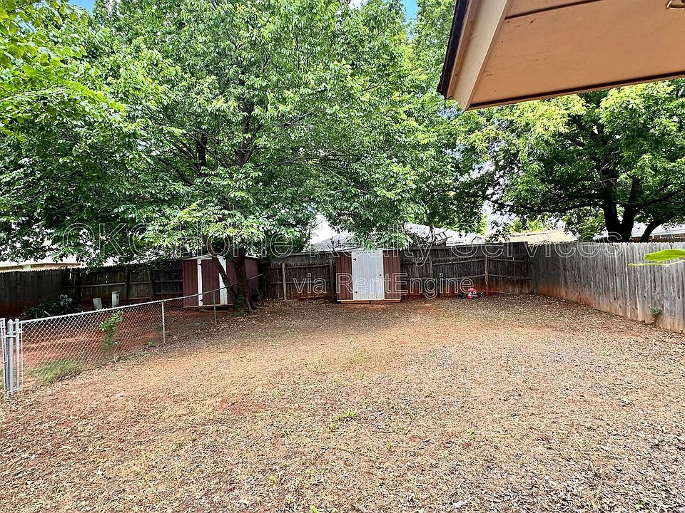 1st image of 915 Delmar Cir