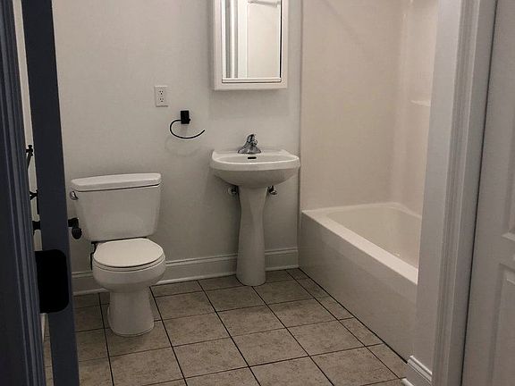3rd image of 46 Fairview St Ext APT 3