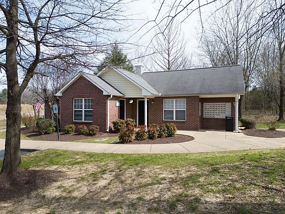 3rd image of 43 Riverbrook Cv #6-692
