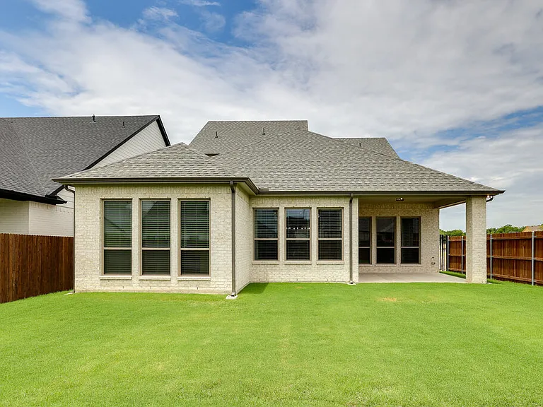 611 Hummingbird Dr — Photo 18