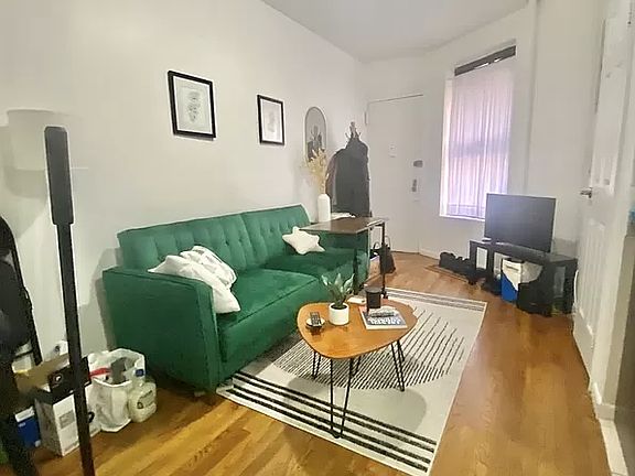 3rd image of 338 E 65th St APT 8