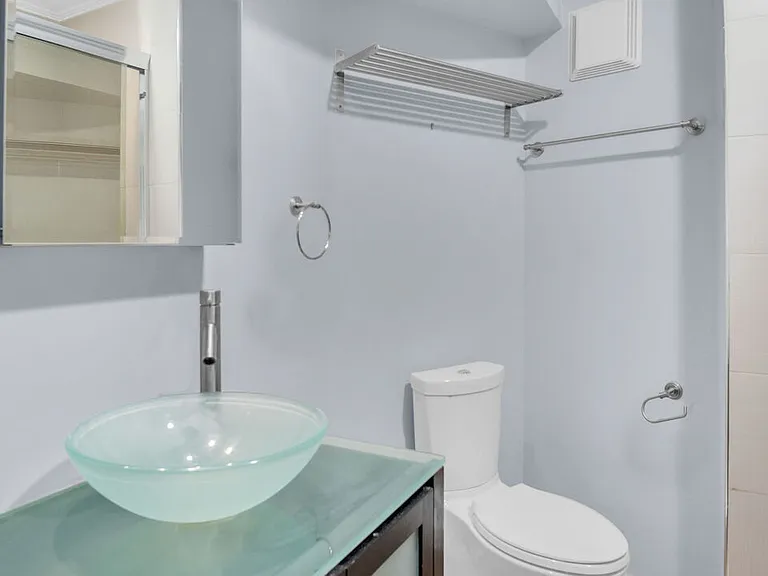 2260 N Cahuenga Blvd #106 — Photo 16