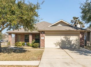 691 Elizabeth St, Alvin, TX 77511