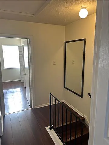 250 Helen St — Photo 15