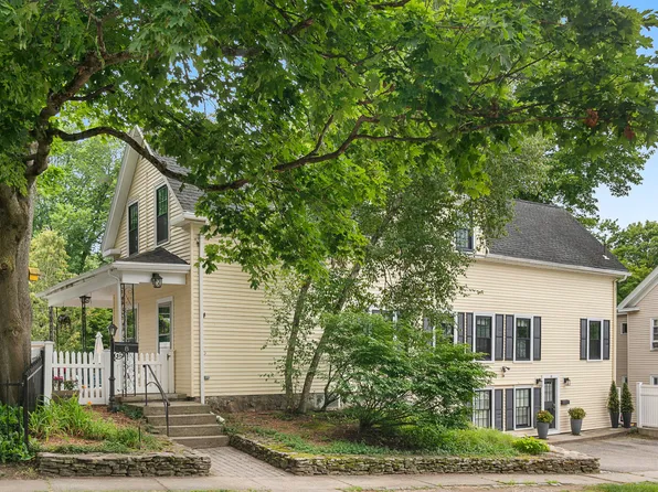 8-10 Oak St, Winchester, MA 01890