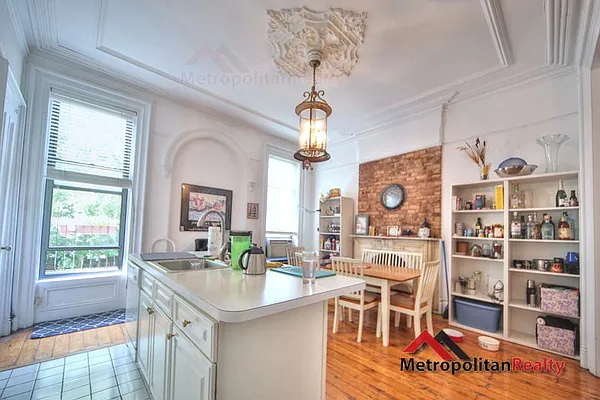 Rented by Metropolitan Realty | media 56