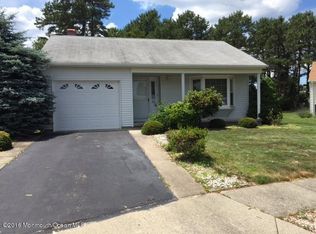 22 Manitoba Ct, Toms River, NJ 08757
