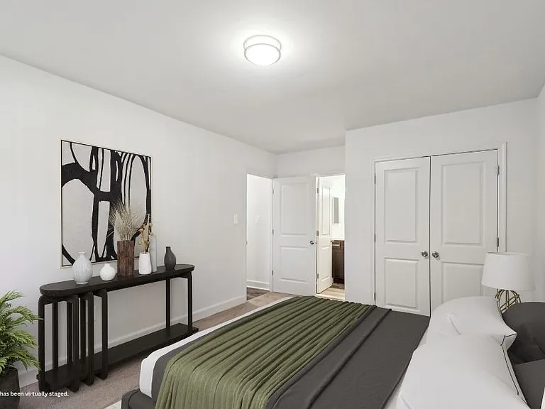 Rolling Park Apartments — Photo 9