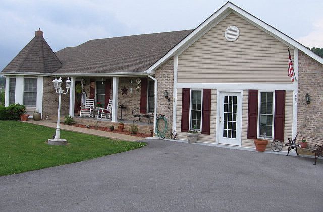 1st image of 16057 Orleans Dr