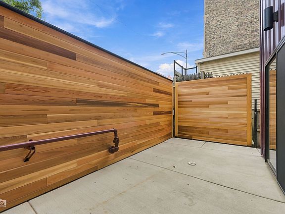 4th image of 1118 W 19th St #1