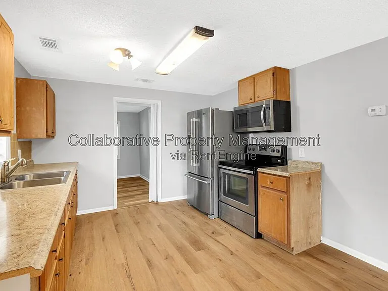 2025 Eppinger St — Photo 9