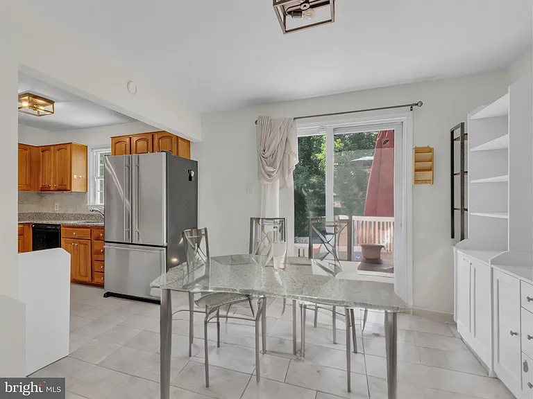 8247 Clifton Farm Ct — Photo 4