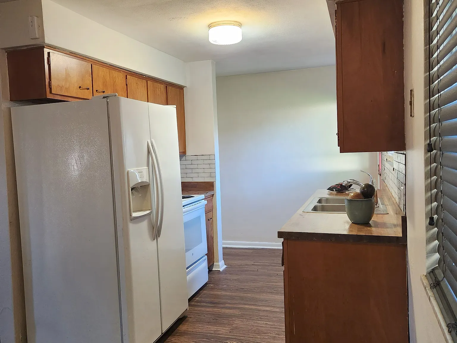 2 bed, 810 sqft, $1,100 — Photo 1