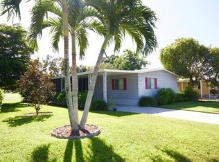 548 Charlemagne Blvd, Naples, FL 34112