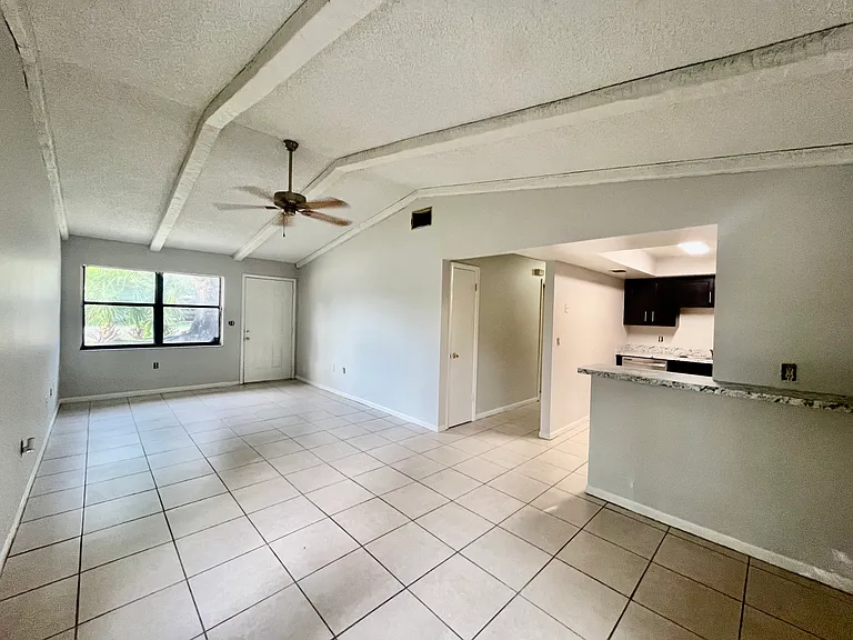 1602 Crystal Park Cir #1602 — Photo 5
