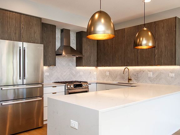2nd image of 1615 N Fairfield Ave #3