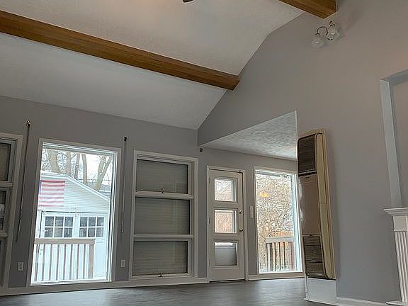 5th image of 831 Broadview Blvd