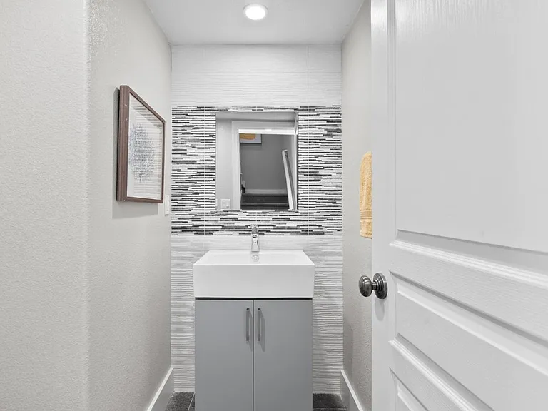 Laird Cir — Photo 20