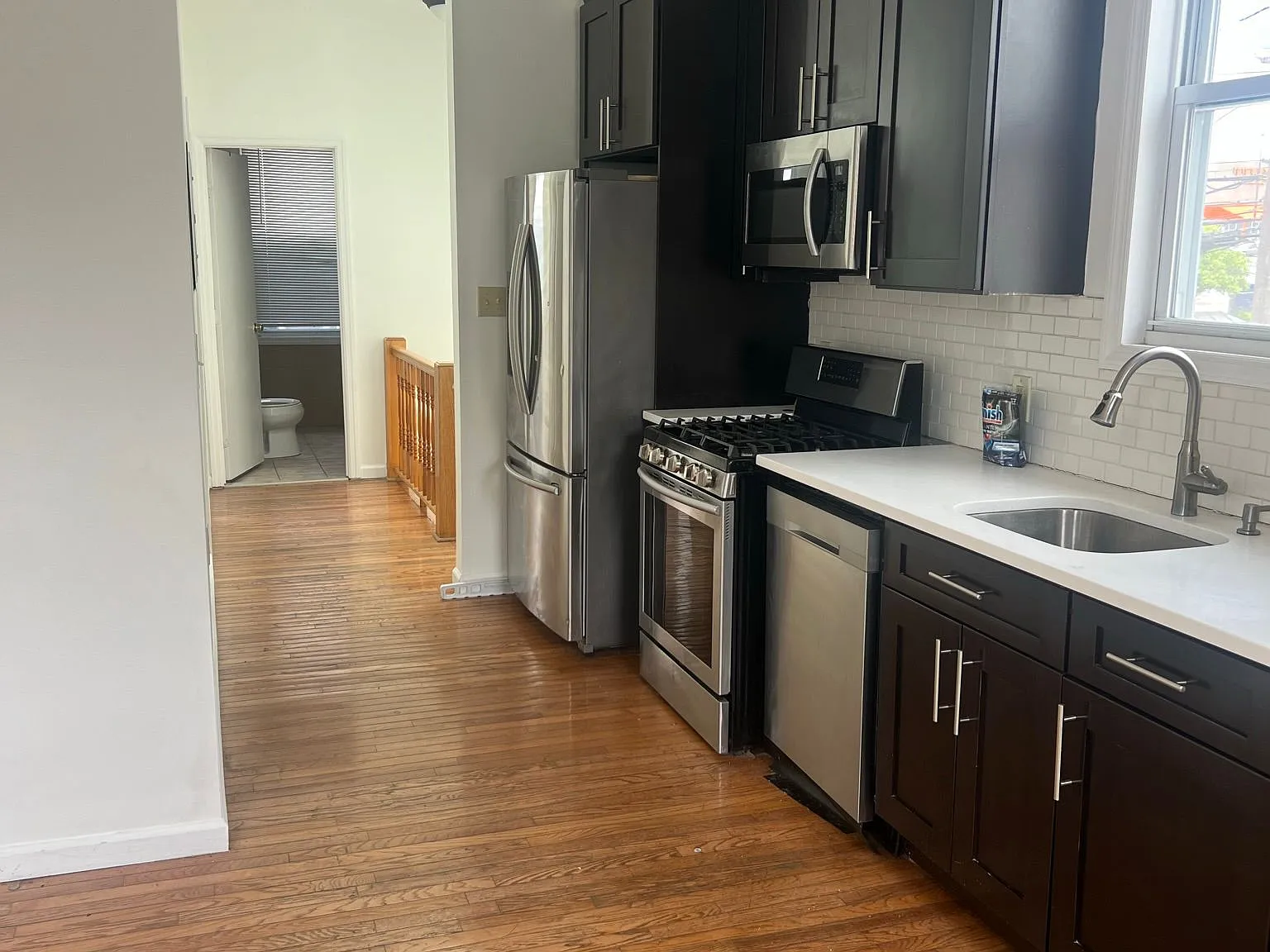 2 bed, 1500 sqft, $2,300 — Photo 2