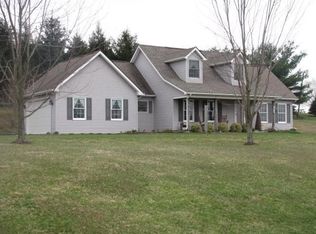 24 McCoy Rd, Saint Louisville, OH 43071