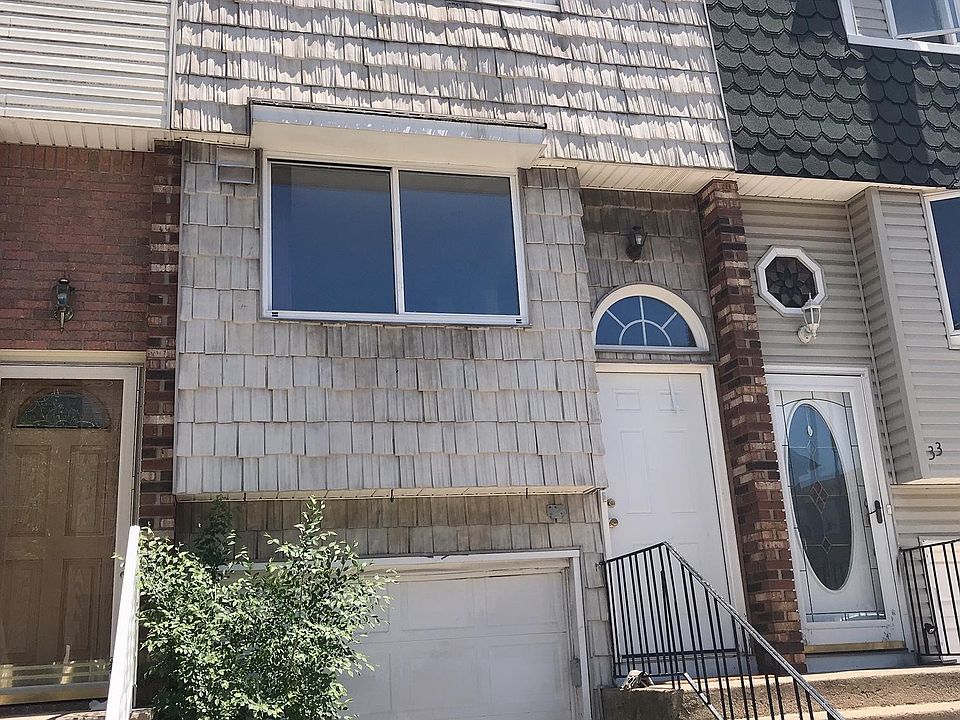 1st image of 31 Yucca Dr