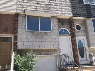 31 Yucca Dr, Staten Island, NY 10312
