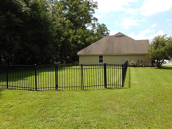 4th image of 2095 Blue Heron Cove Dr
