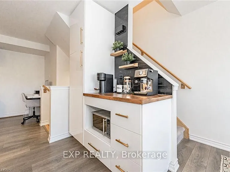 8 Stratus St — Photo 10