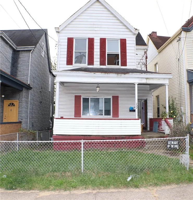 727 Mary St photo 1