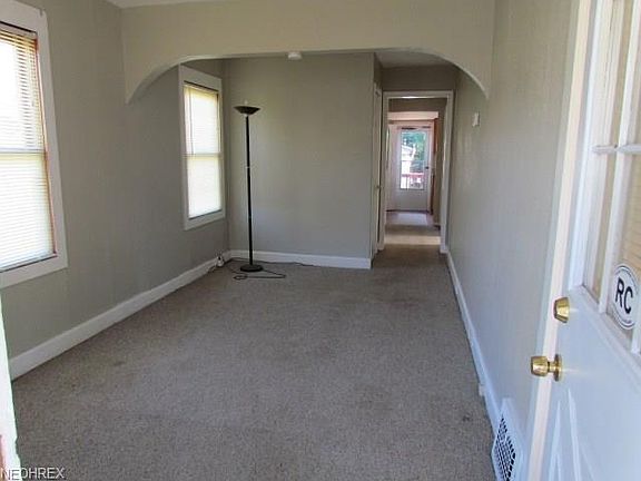 4th image of 1527 E 289th St