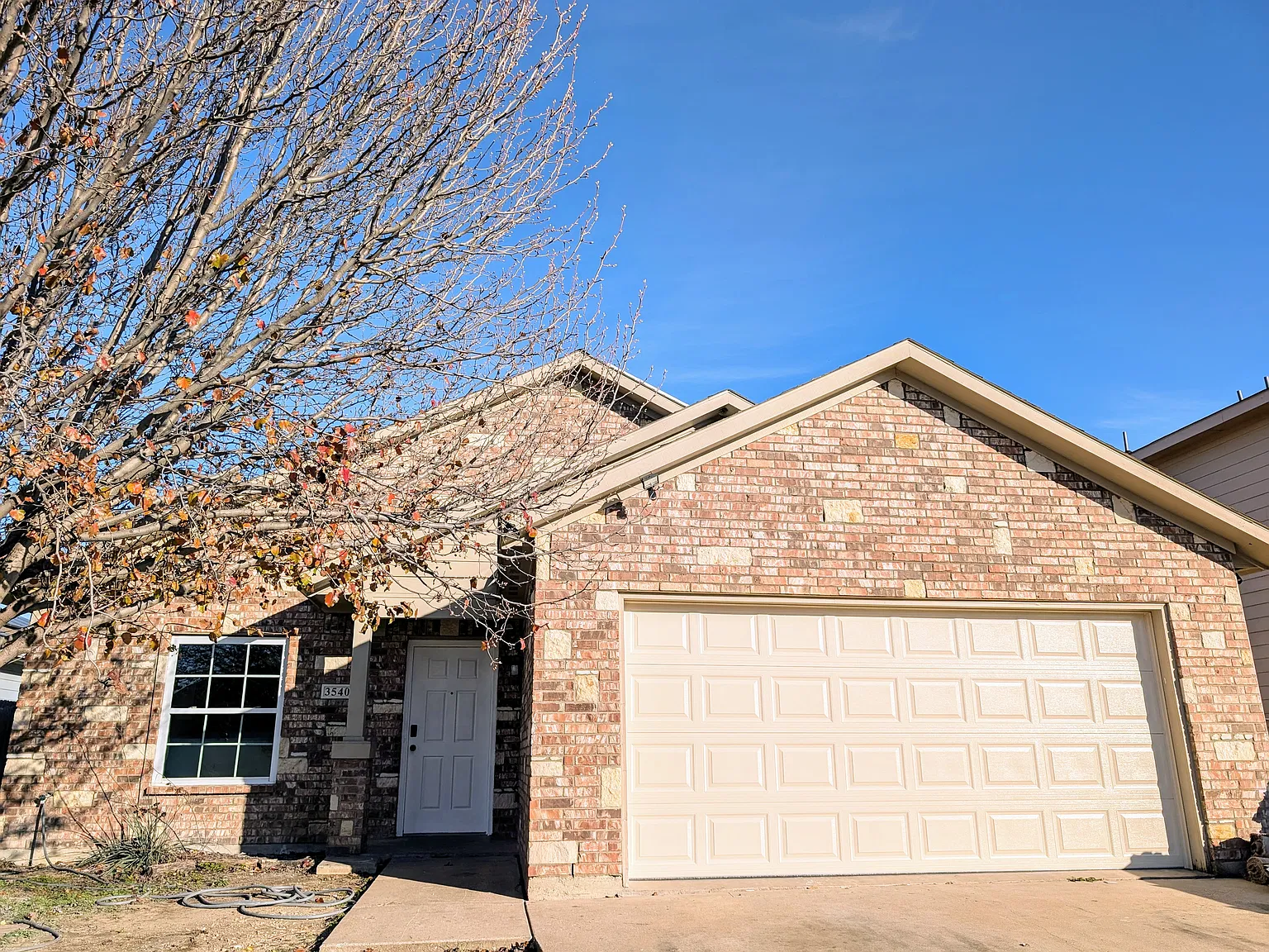 4 bed, 1483 sqft, $2,350 — Photo 1