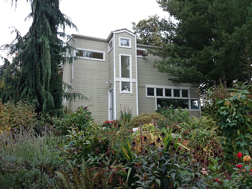 1st image of 4715 S Snoqualmie St