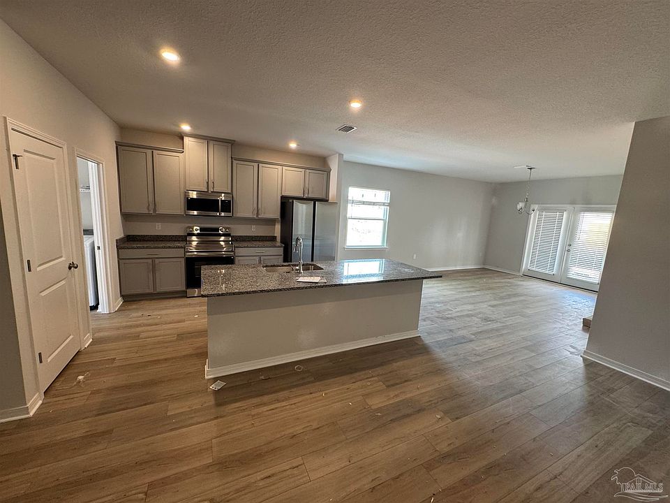 2nd image of 6104 Bellview Pointe Ln