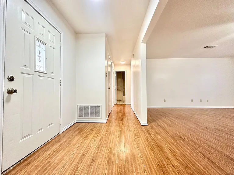 8869 Liberty Rd — Photo 17