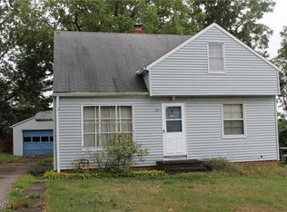 90 Cowles Ave, Bedford, OH 44146