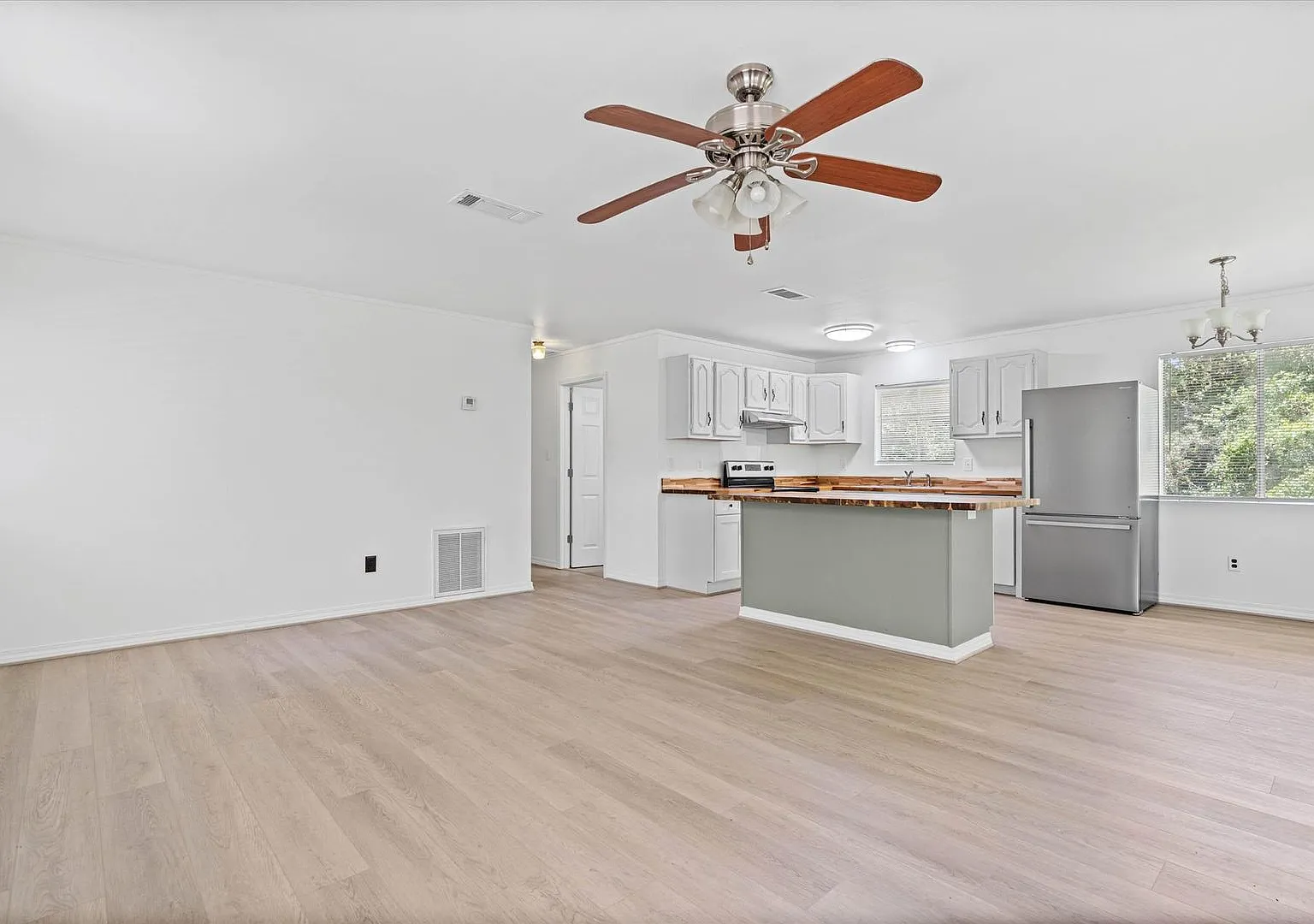 2 Bedroom Home on Dauphin Island with Updated Kitchen — Photo 3
