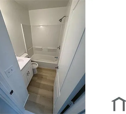 2425 N Sydenham St — Photo 7