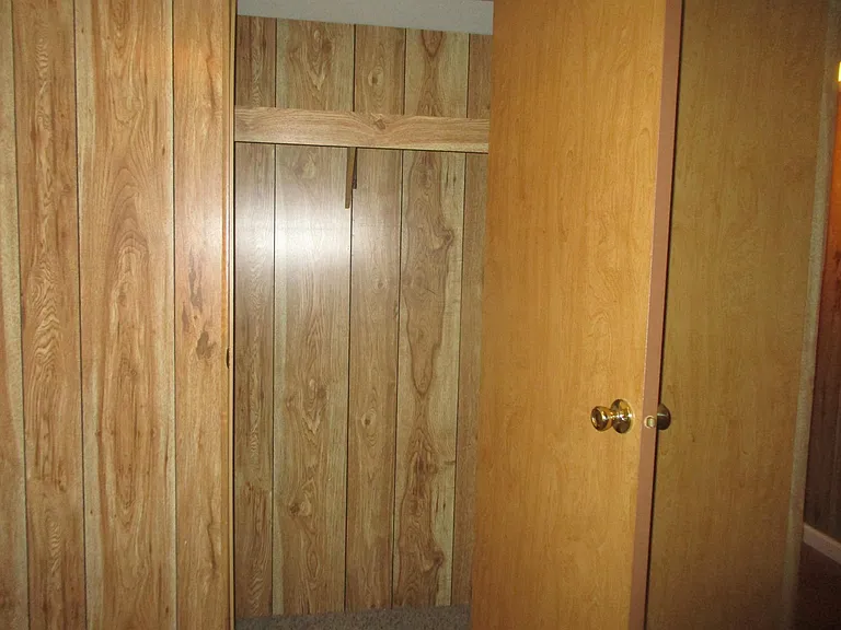 413 Debby St — Photo 5