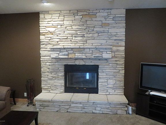 4th image of 1030 E Bluff Ct